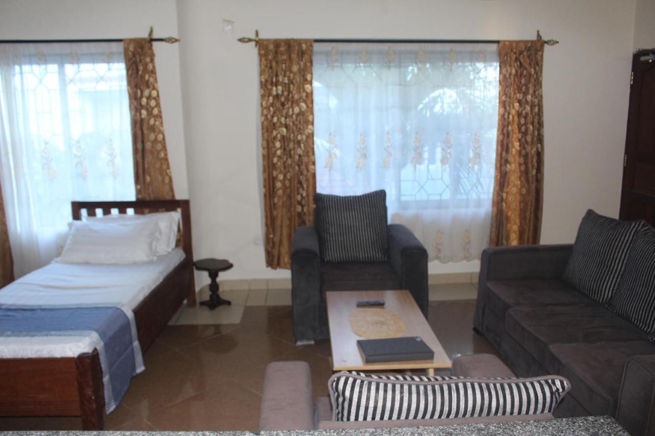 Chamiachi Hotel & Apartments Bamburi Exterior photo